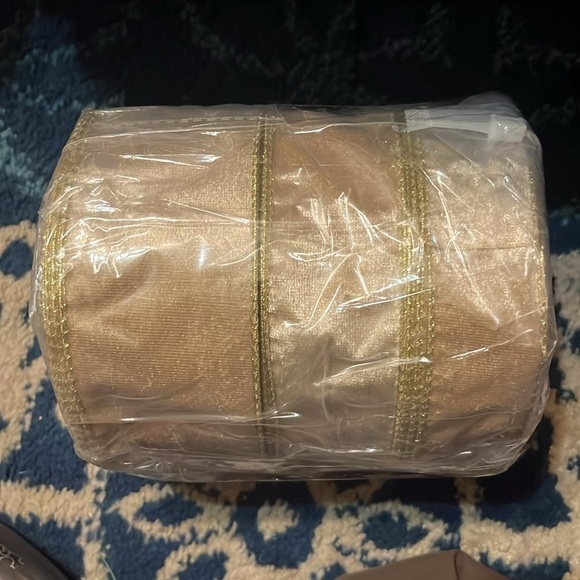 Brand new 3 Rolls Christmas Vintage Velvet Ribbon, 1 1/2'', 2'', 2 1/2'' - Picture 5 of 5